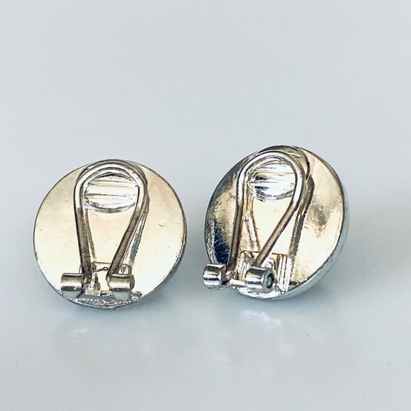 Earrings Clip-Ons Fashion Earrings - Picture 3 of 4